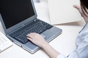 電子カルテ導入成功の秘訣！業務効率化と患者満足度向上を実現するポイント解説